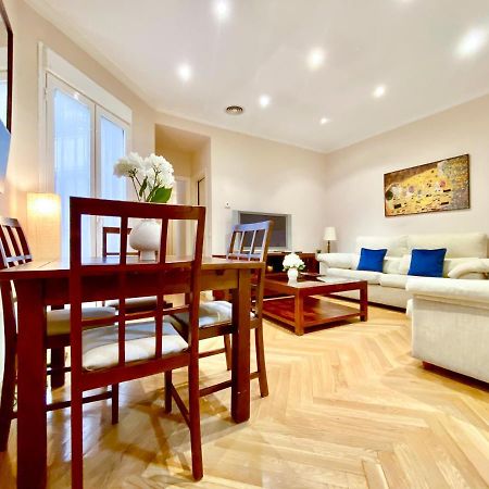 Charming Gran Via VI Appartement Madrid Buitenkant foto