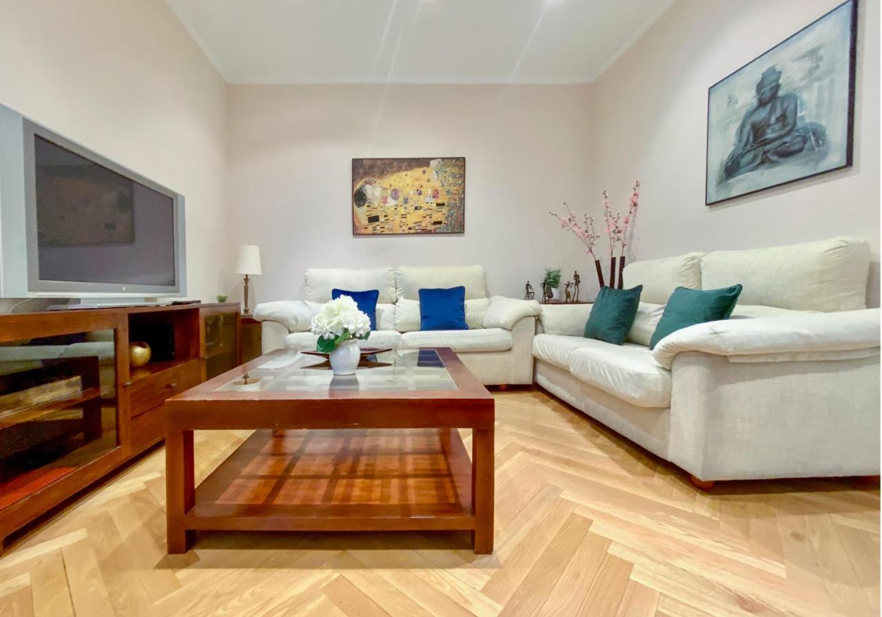 Charming Gran Via VI Appartement Madrid Buitenkant foto